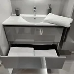 Grey 公寓